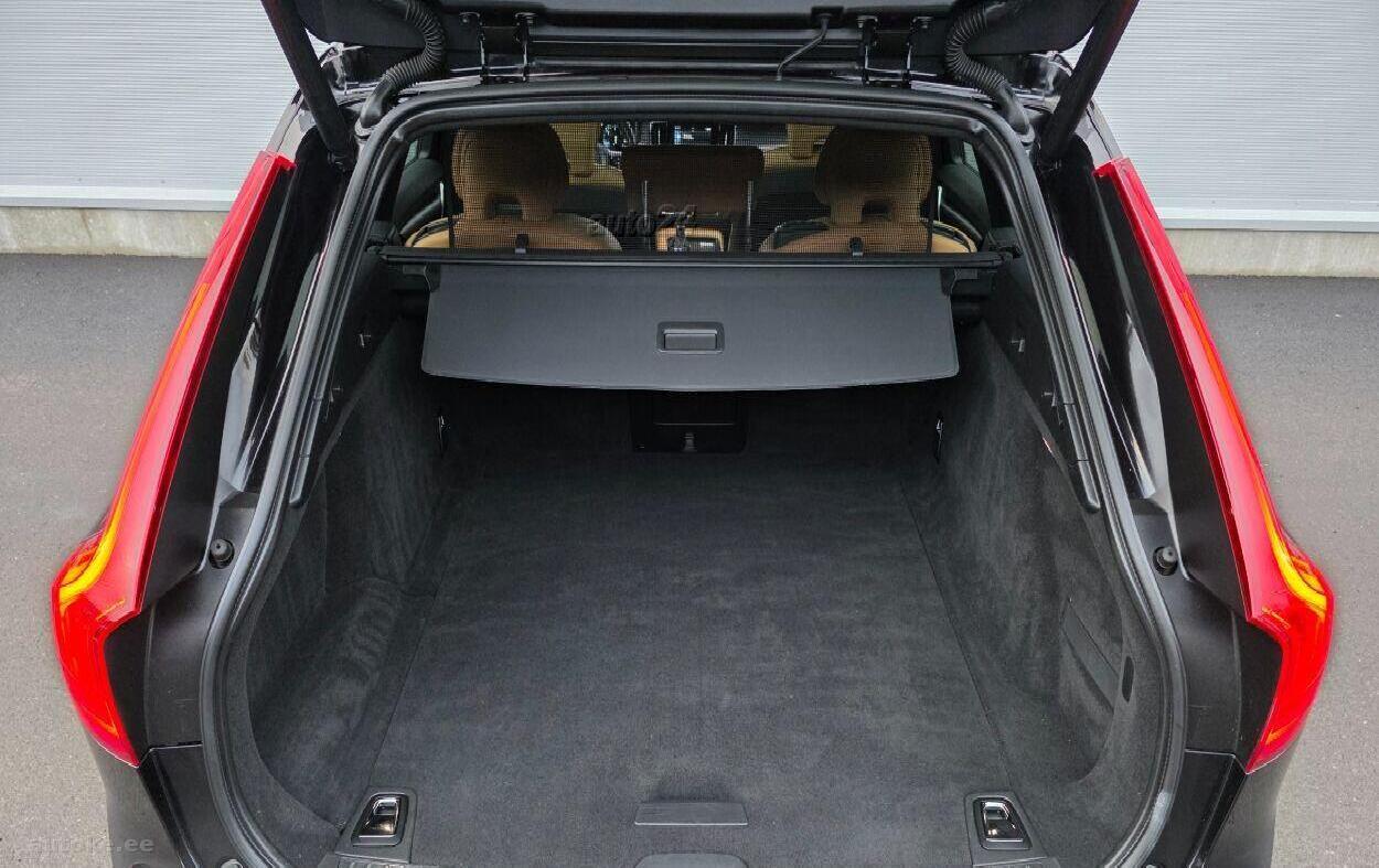 Volvo V90 Cross Country Pro D5 Awd Onyx Black 2018