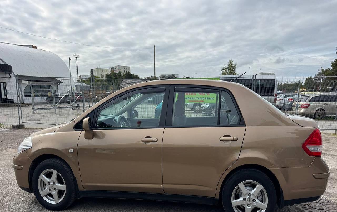 Nissan Tiida 2008