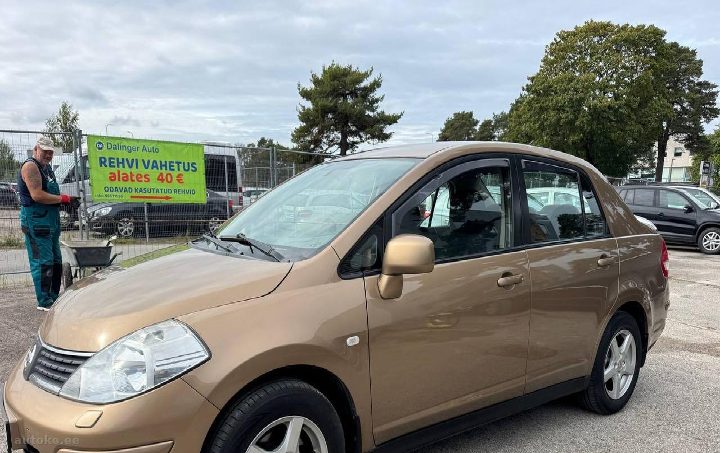 Nissan Tiida