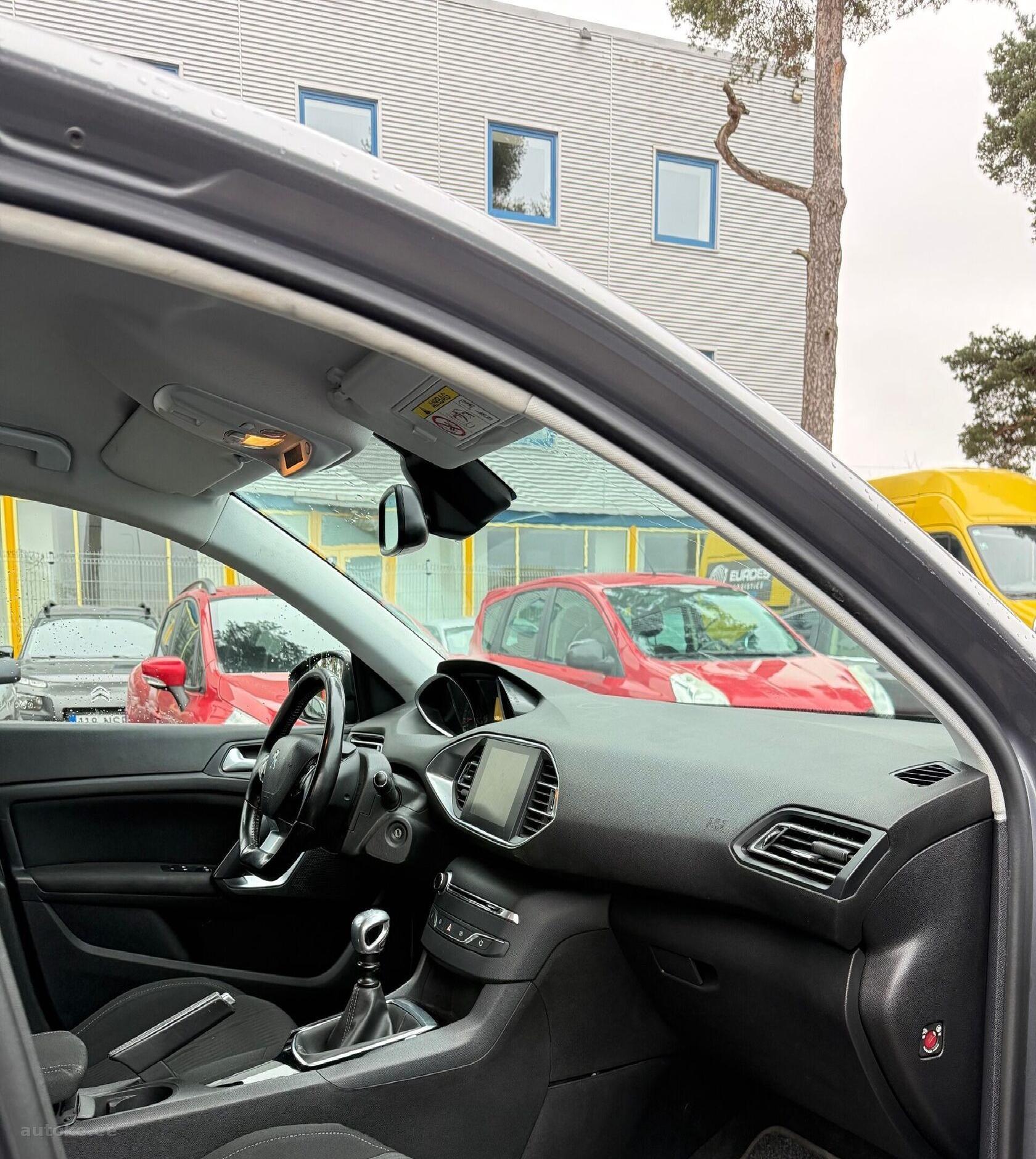 Peugeot 308 2015